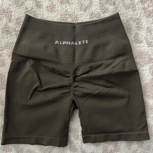 Alphalete amplify shorts mocha